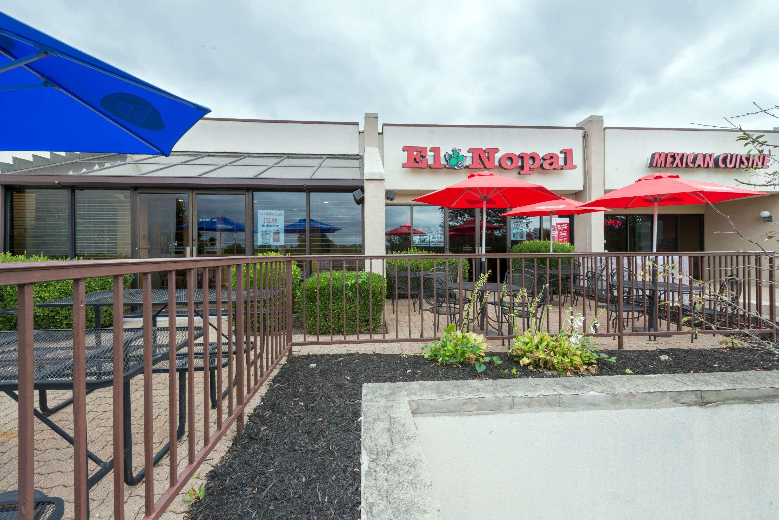 Ramada By Wyndham Louisville North Luaran gambar